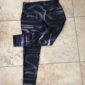 Athletic leggings